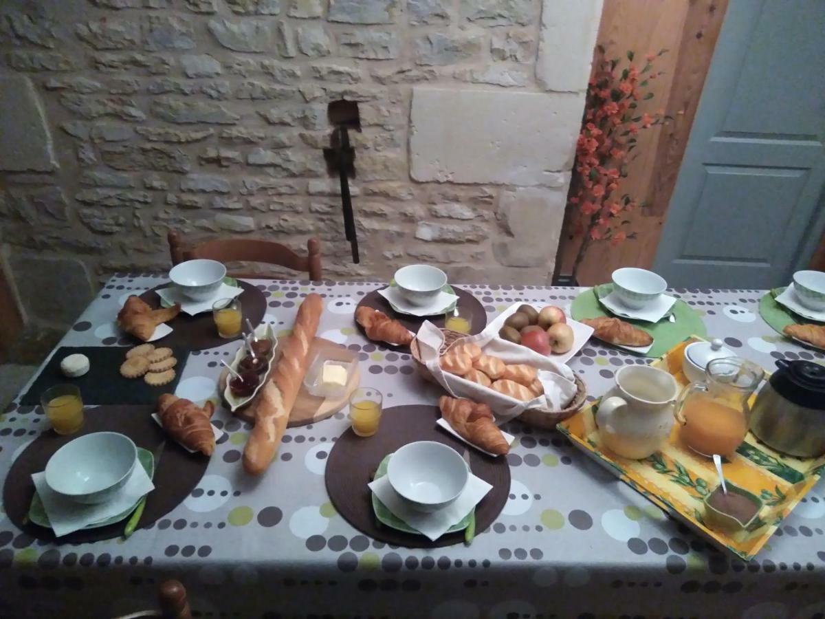 Bed and Breakfast Les Tourterelles Chabournay Exterior foto