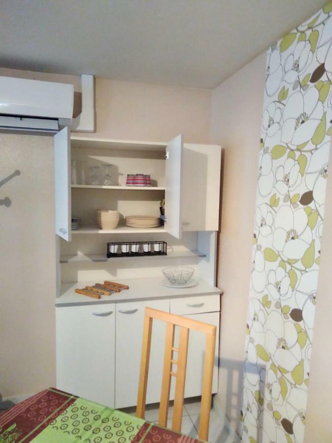 Bed and Breakfast Les Tourterelles Chabournay Exterior foto